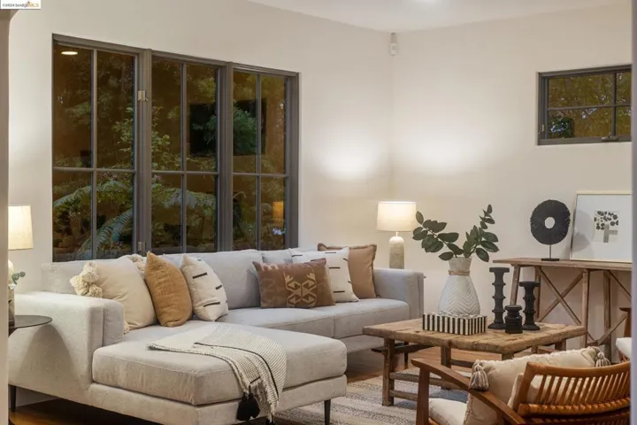 32 Neva Court, Oakland, California 94611