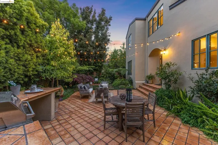 32 Neva Court, Oakland, California 94611