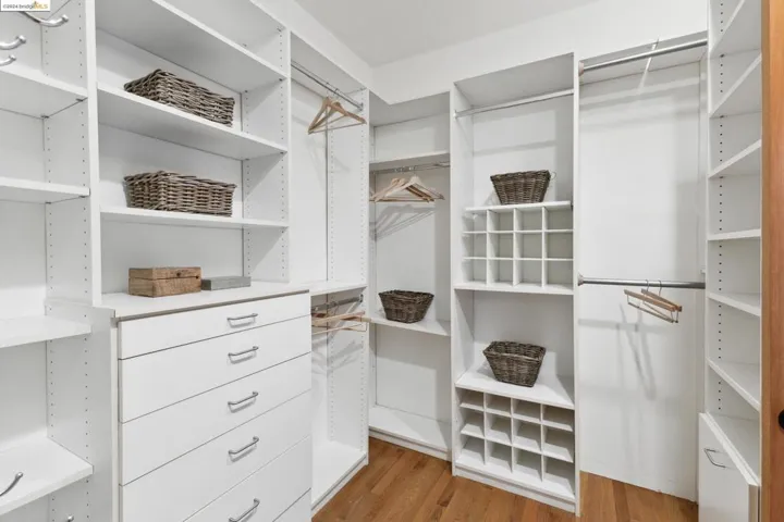 32 Neva Court, Oakland, California 94611