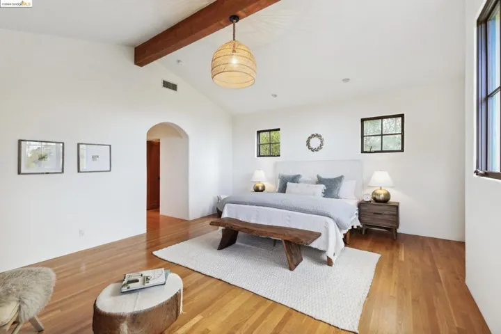 32 Neva Court, Oakland, California 94611