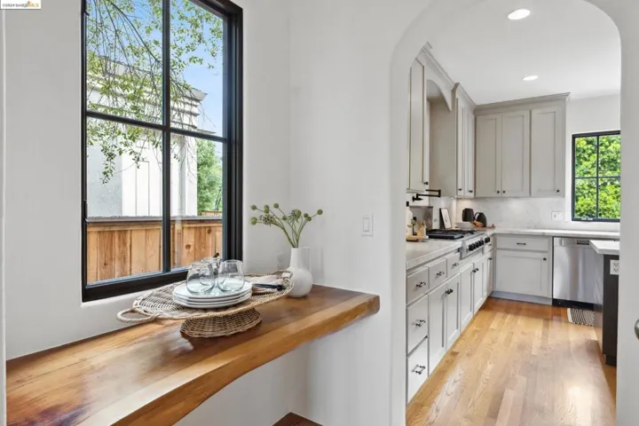 32 Neva Court, Oakland, California 94611