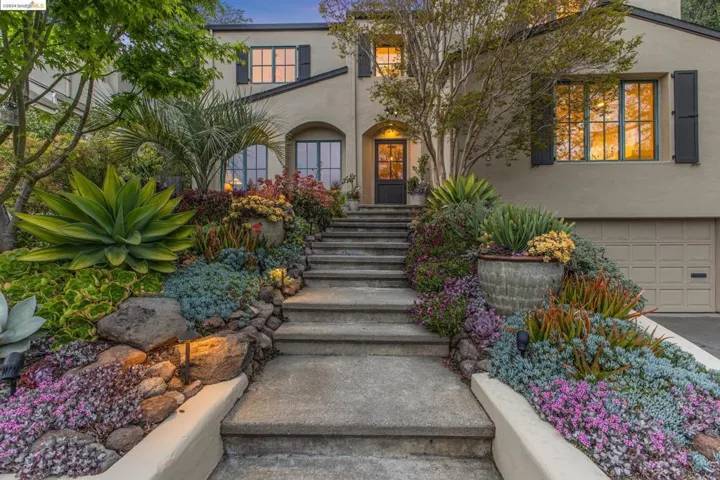 32 Neva Court, Oakland, California 94611