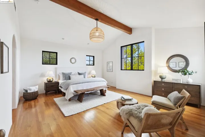 32 Neva Court, Oakland, California 94611