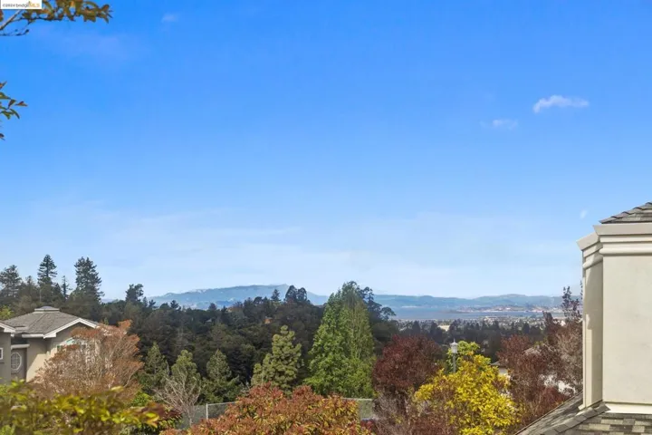 32 Neva Court, Oakland, California 94611