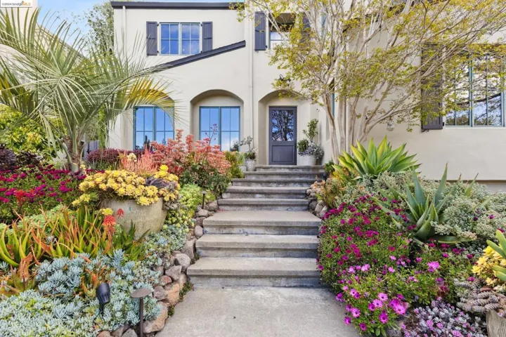 32 Neva Court, Oakland, California 94611