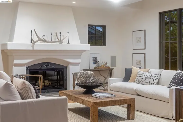 32 Neva Court, Oakland, California 94611