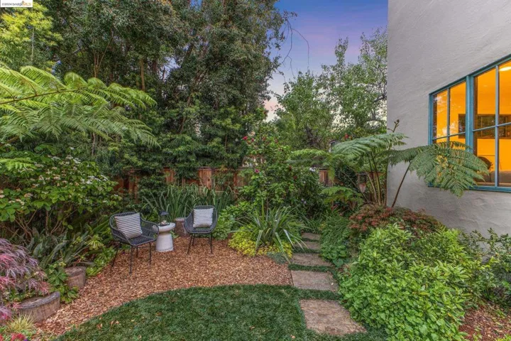 32 Neva Court, Oakland, California 94611