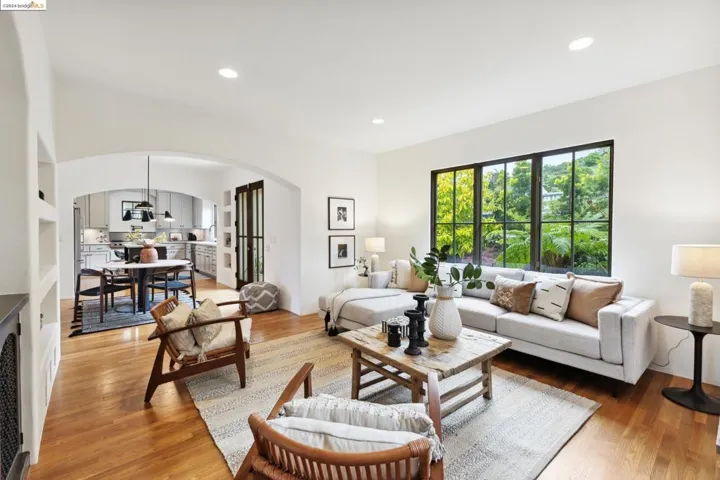 32 Neva Court, Oakland, California 94611