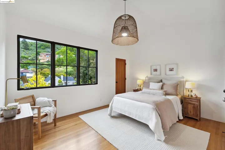 32 Neva Court, Oakland, California 94611