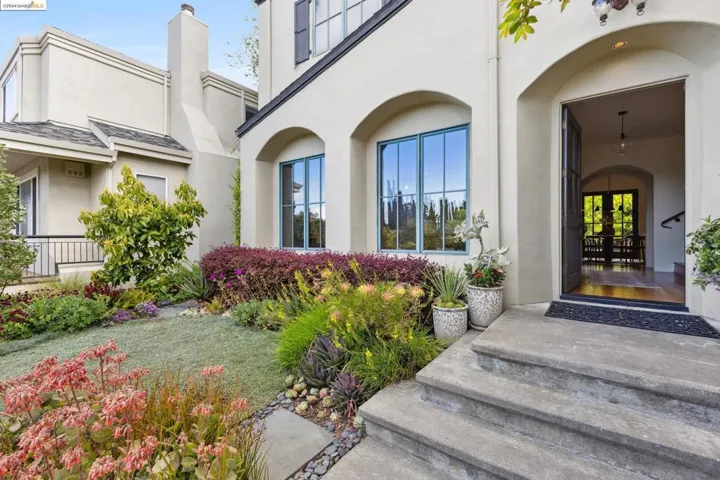 32 Neva Court, Oakland, California 94611