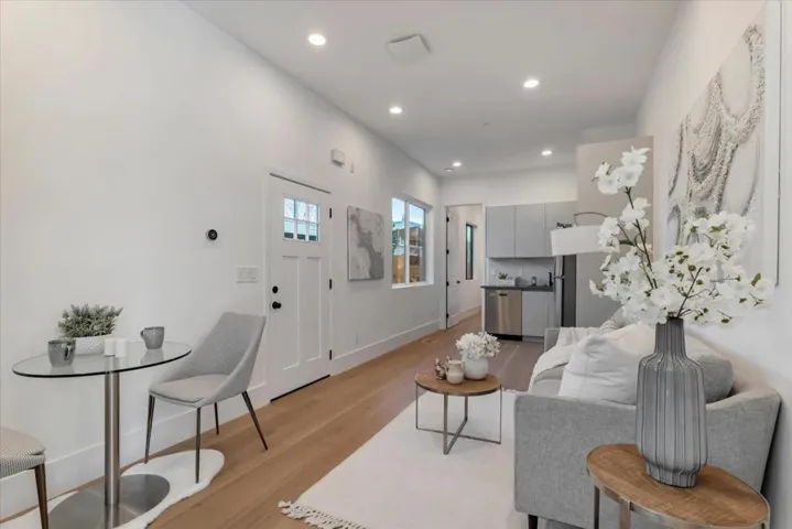 18890888 Pendergast Avenue, Cupertino, California 95014