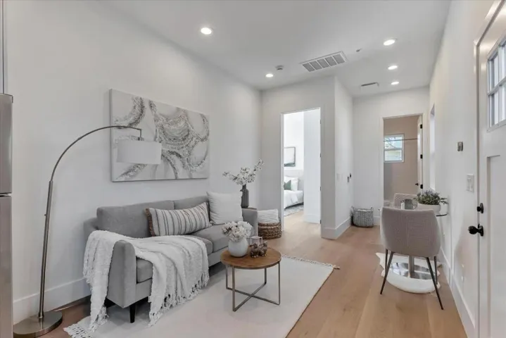 18890888 Pendergast Avenue, Cupertino, California 95014