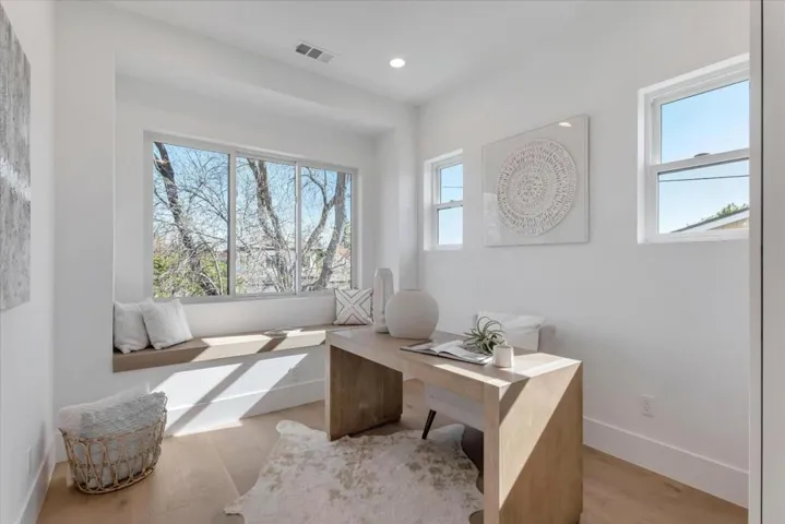 18890888 Pendergast Avenue, Cupertino, California 95014