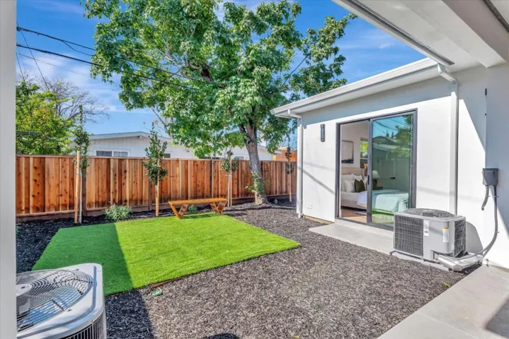 18890888 Pendergast Avenue, Cupertino, California 95014