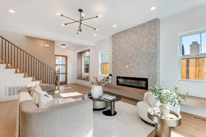18890888 Pendergast Avenue, Cupertino, California 95014