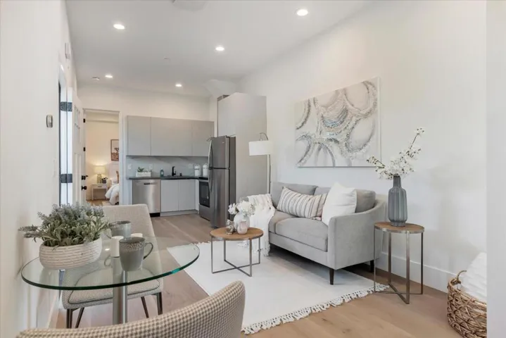 18890888 Pendergast Avenue, Cupertino, California 95014