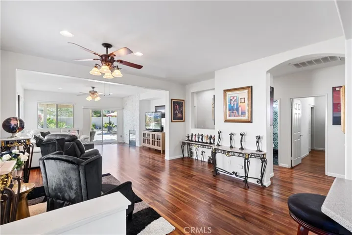 New wood laminate flooring