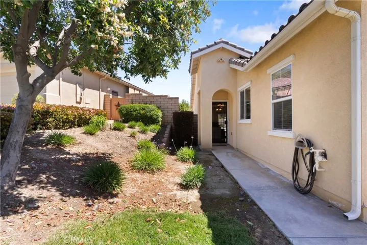 Entry way with double secured screen door