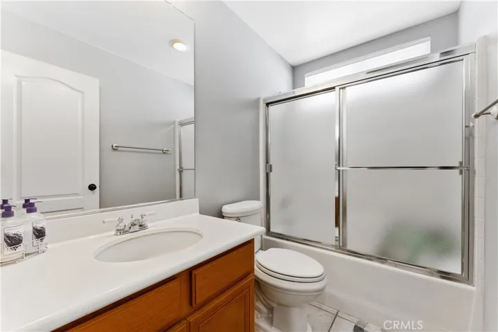 Downstairs full bathroom