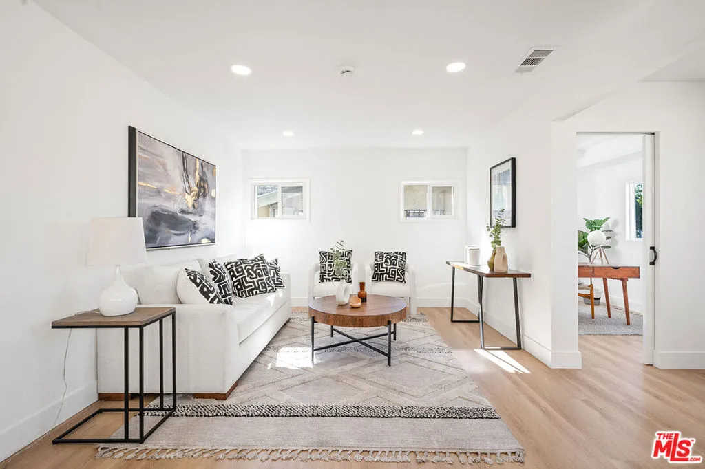 1552 W Vernon Avenue, Los Angeles, California 90062 home-pic-5