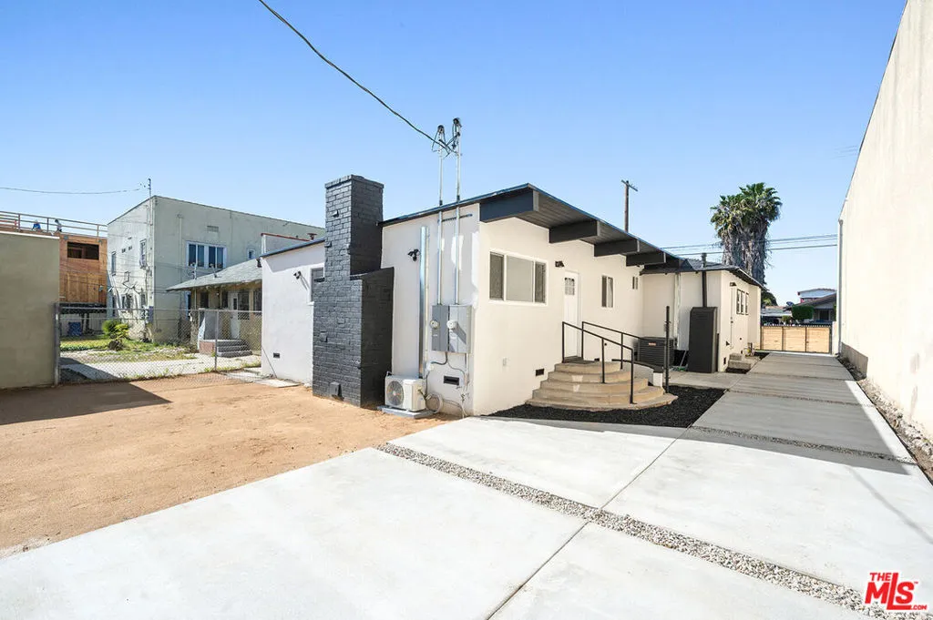 1552 W Vernon Avenue, Los Angeles, California 90062 home-pic-35