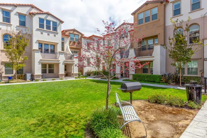 1950 San Luis Avenue, Mountain View, California 94043