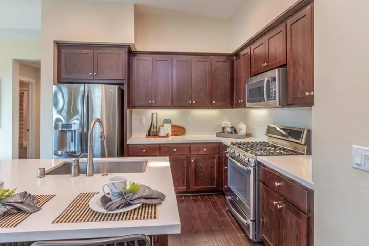 1950 San Luis Avenue, Mountain View, California 94043