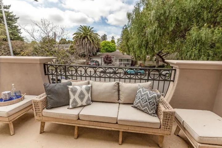 1950 San Luis Avenue, Mountain View, California 94043