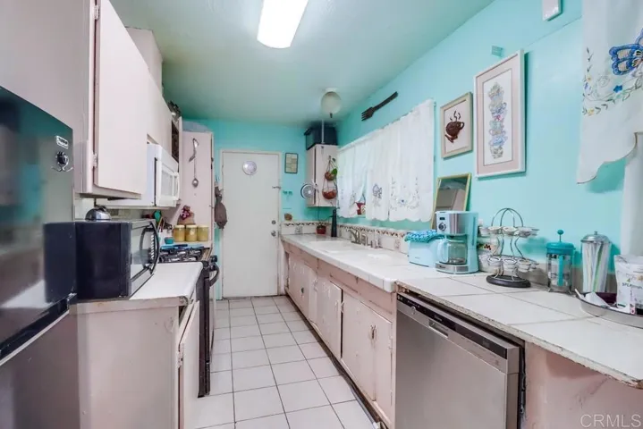 4325 Darwin Way, San Diego, California 92154