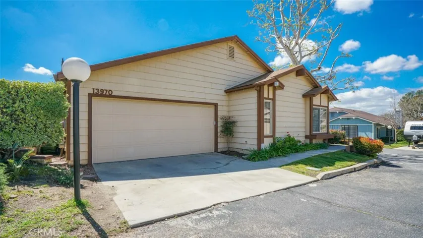 13970 Olive Grove Lane, Sylmar, California 91342