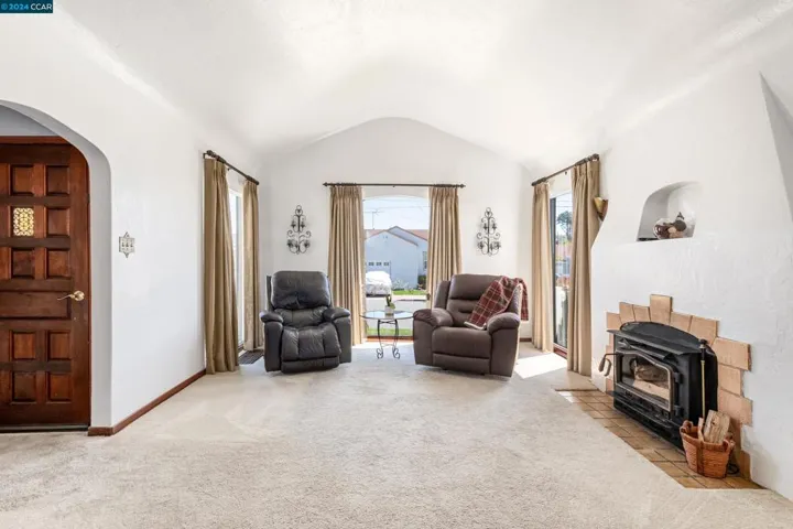 737 34th St, Richmond, California 94805