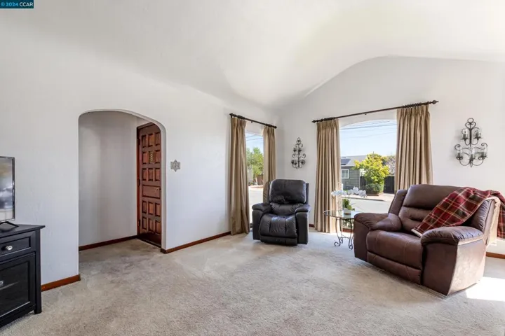 737 34th St, Richmond, California 94805