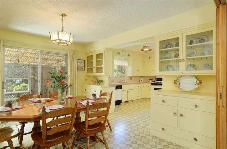 1550 Main Street, Cambria, California 93428