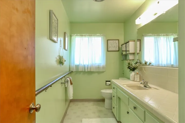 1550 Main Street, Cambria, California 93428