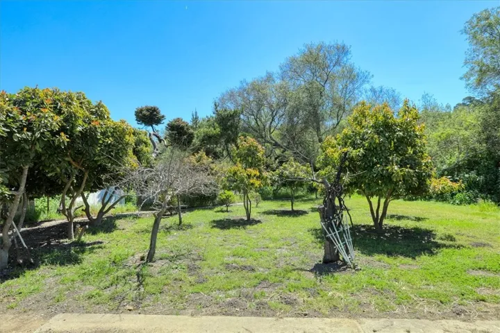 1550 Main Street, Cambria, California 93428