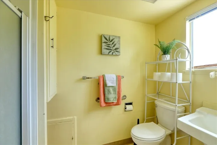 1550 Main Street, Cambria, California 93428