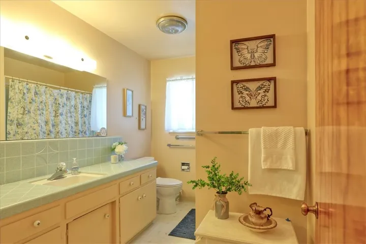 1550 Main Street, Cambria, California 93428