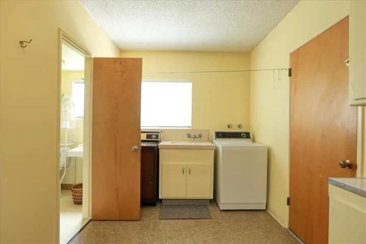 1550 Main Street, Cambria, California 93428