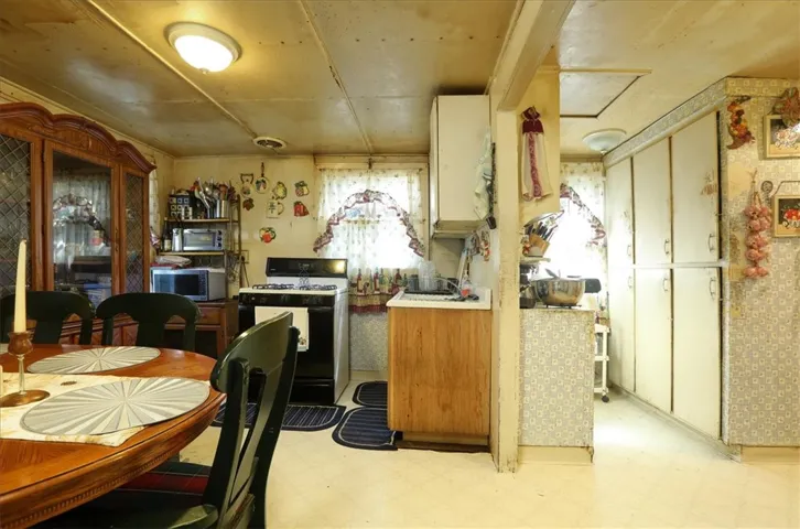 1550 Main Street, Cambria, California 93428