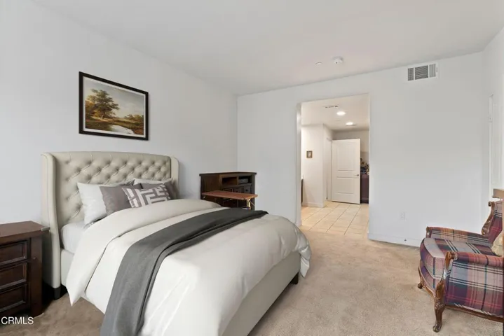 5 Remove objects in black and Add bedspr