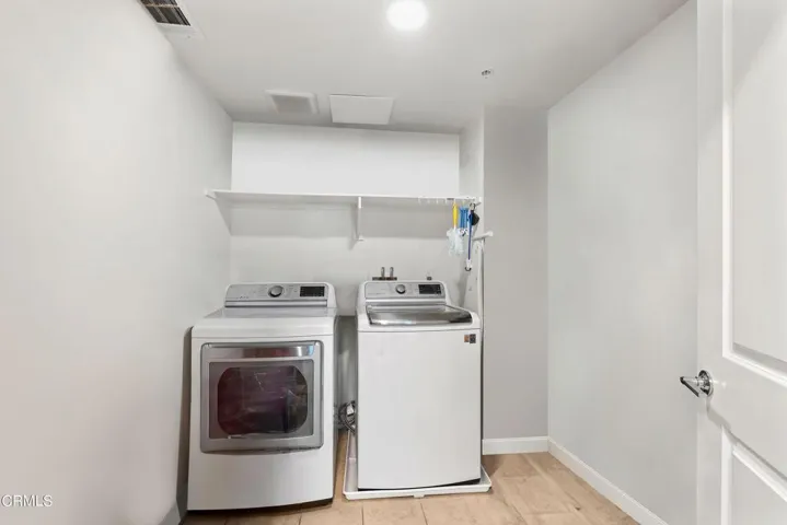 21 Remove objects in black