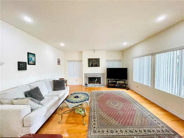 7538 Atherton Lane, West Hills, California 91304