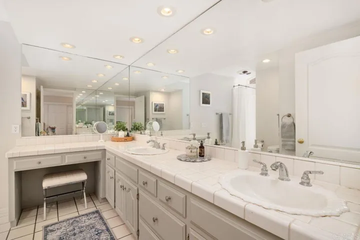 1479 Los Amigos, Fallbrook, California 92028