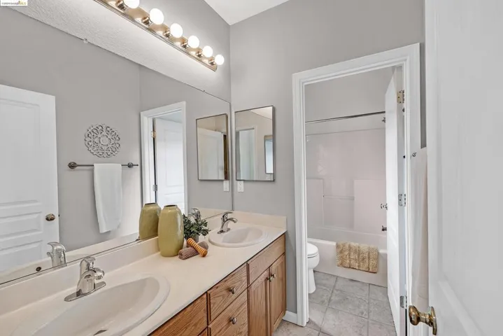 1189 Promenade, Hercules, California 94547-2712