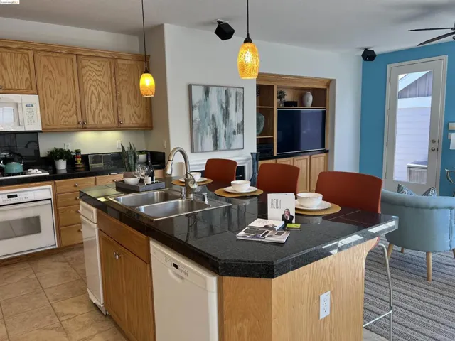 1189 Promenade, Hercules, California 94547-2712