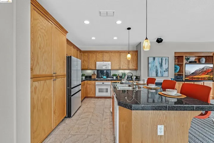 1189 Promenade, Hercules, California 94547-2712