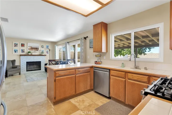 15098 Cromdale Street, Hesperia, California 92345