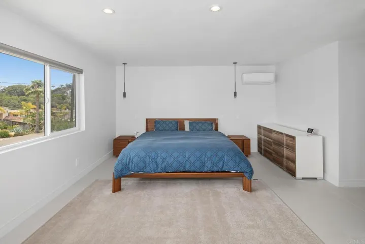6073 Avenida Chamnez, La Jolla, California 92037