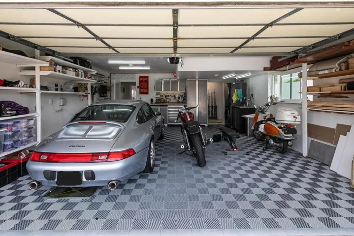 6073 Avenida Chamnez, La Jolla, California 92037