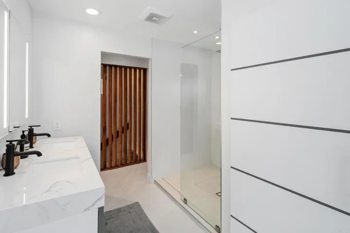 6073 Avenida Chamnez, La Jolla, California 92037